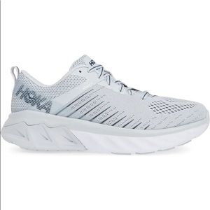 HOKA arahi 3 running shoe